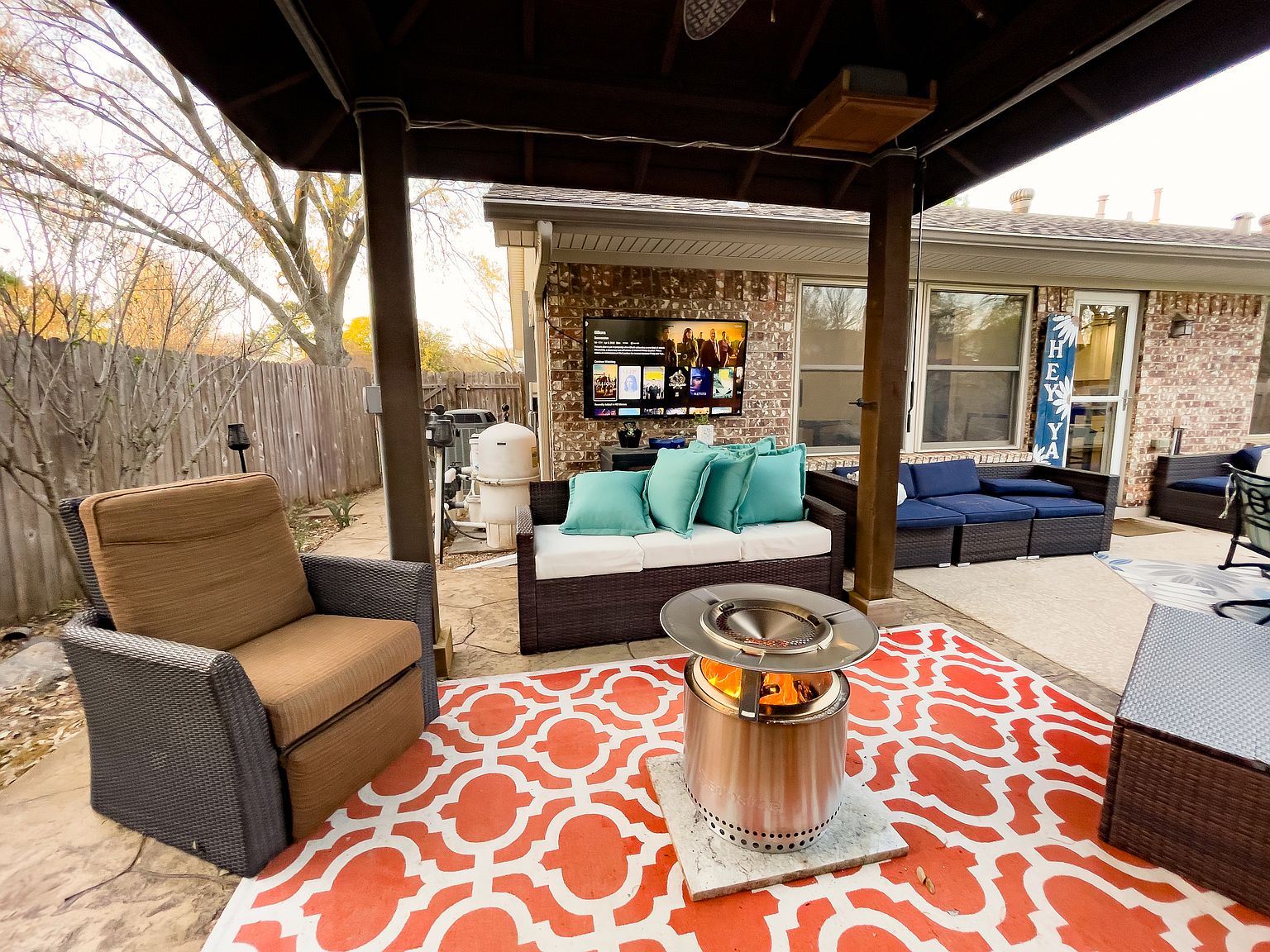 Covered patio with outdoor living space